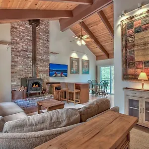 Cozy Tahoe Cabin Heavenly & Lakefront Holiday home