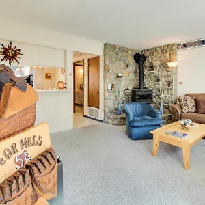 Hit The Slopes At Sitzmark Holiday home